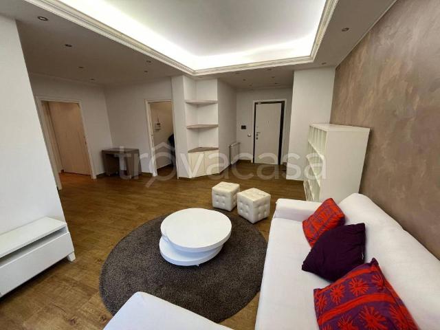 Appartamento in in affitto da privato a Roma piazza Filattiera, 12, arredato, da privato, ascensore TrovaCasa