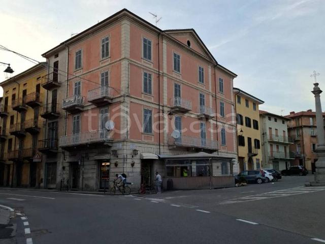 Appartamento in in affitto da privato a Romagnano Sesia piazza Camillo Benso di Cavour, 3, da privato, luminoso, balcone TrovaCasa
