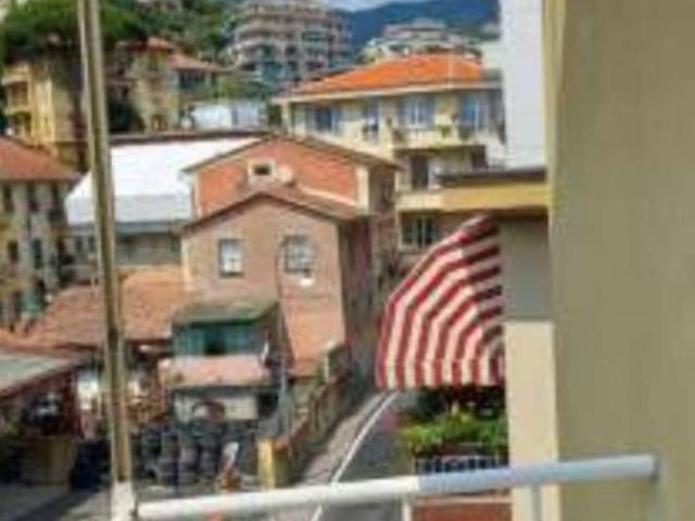 Appartamento in in affitto da privato a Rapallo via Achille e Alfredo Betti, 48, arredato, da privato, luminoso TrovaCasa