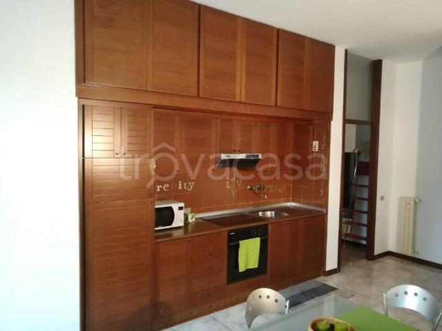 Appartamento in in affitto da privato a Rho via Calatafimi, 3, arredato, da privato, lavatrice TrovaCasa