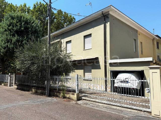 Appartamento in in affitto da privato a Rimini via del Passero, 7, giardino, da privato, centrale TrovaCasa