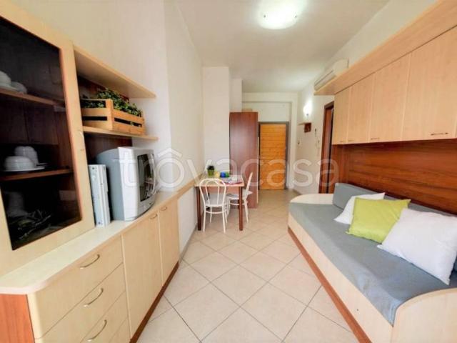 Appartamento in in affitto da privato a Rimini viale Tagliamento, 4, da privato, lavatrice, balcone TrovaCasa