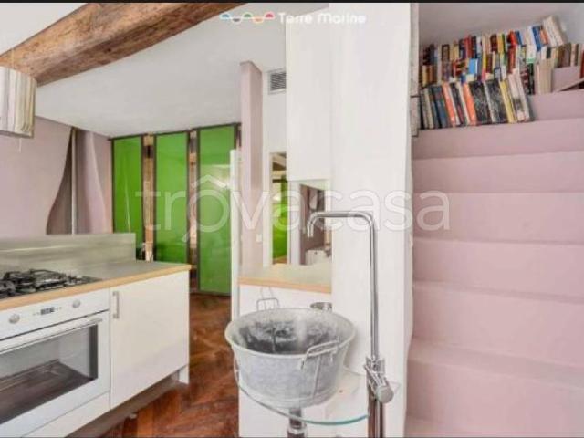 Appartamento in in affitto da privato a Riomaggiore via Cristoforo Colombo, 241, arredato, da privato, doppi vetri TrovaCasa
