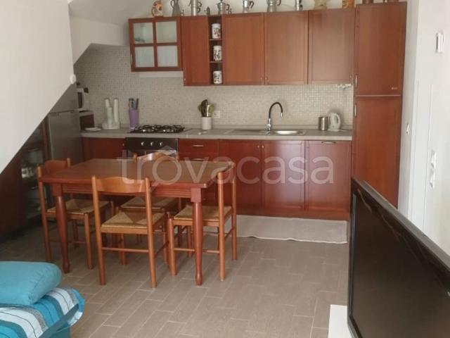 Appartamento in in affitto da privato a Toscolano Maderno via Montana, 17, arredato, box, da privato TrovaCasa