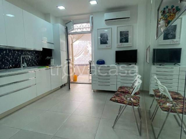 Appartamento in in affitto da privato a Taormina via Marco e Publio Cozio, 5, da privato, ingresso indipendente, cucina a vista TrovaCasa