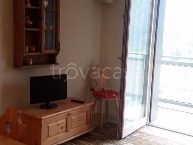 Appartamento in in affitto da privato a Temù via Roma, 98, posto auto, terrazzo, da privato TrovaCasa