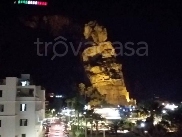 Appartamento in in affitto da privato a Terracina lungomare Giacomo Matteotti, 8, terrazzo, da privato, fronte mare TrovaCasa
