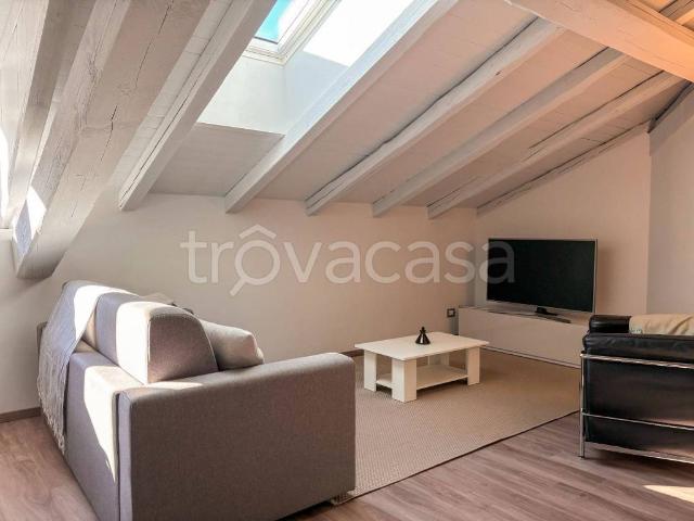 Appartamento in in affitto da privato a Trento via Malpaga, 7, da privato, travi a vista, ascensore TrovaCasa
