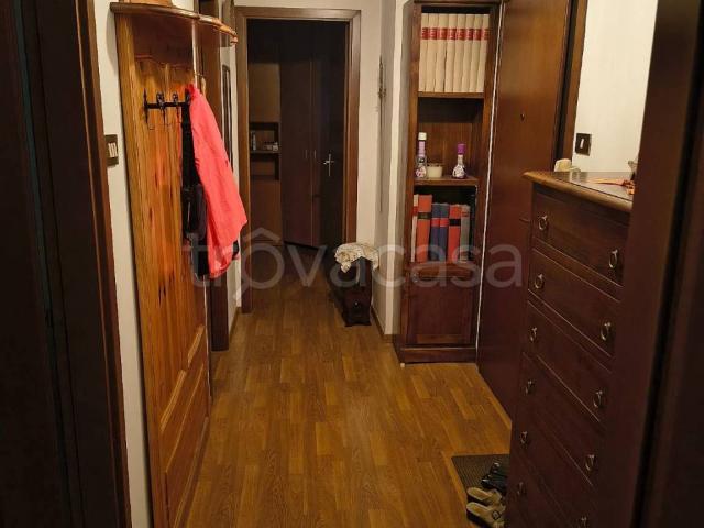 Appartamento in in affitto da privato a Trieste via Giovanni Tagliapietra, 4, da privato, riscaldamento autonomo, vicinanze negozi TrovaCasa