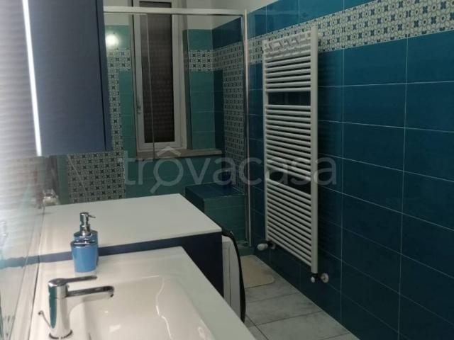 Appartamento in in affitto da privato a Vado Ligure via Madonnetta, 5, da privato, fronte mare TrovaCasa