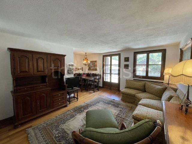 Appartamento in in affitto da privato a Valtournenche via Giomein, 33, box, terrazzo, da privato TrovaCasa