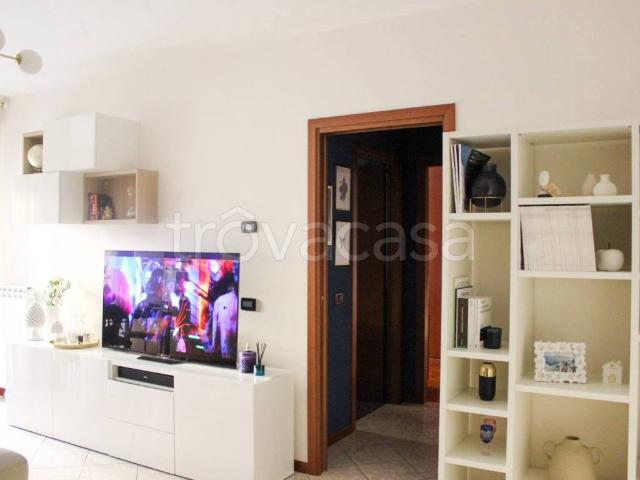 Appartamento in in affitto da privato a Vanzago via Elsa Morante, 8, arredato, giardino privato, da privato TrovaCasa