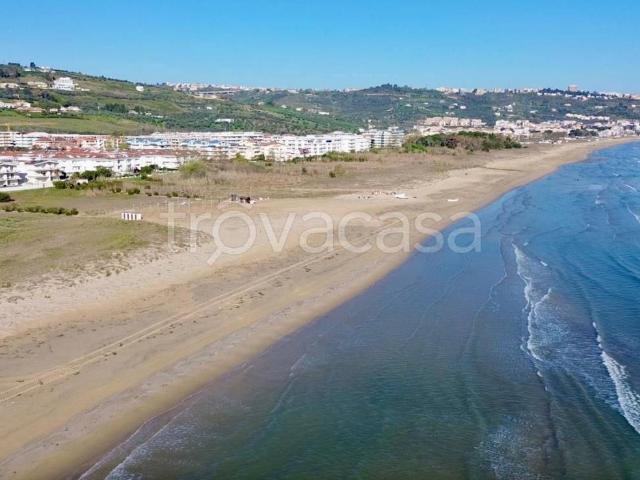 Appartamento in in affitto da privato a Vasto via Grecale, arredato, posto auto, terrazzo TrovaCasa