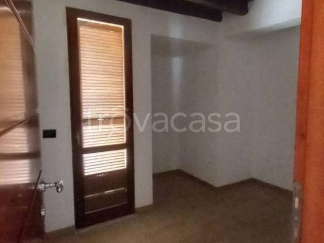 Appartamento in in affitto da privato a Vercurago via Roma, 30, terrazzo, da privato, vista lago TrovaCasa