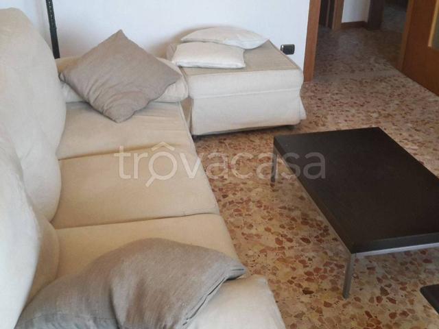 Appartamento in in affitto da privato a Verbania via Giovanni Canna, 22, arredato, box, da privato TrovaCasa