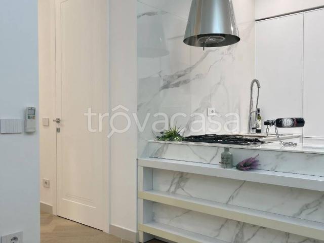 Appartamento in in affitto da privato a Verona corso Porta Nuova, 131B, posto auto, da privato, ascensore TrovaCasa