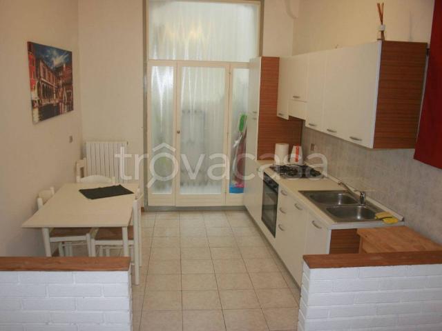 Appartamento in in affitto da privato a Verona piazza Martiri della Libertà, 7, da privato, cantina, ripostiglio TrovaCasa