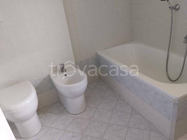 Appartamento in in affitto da privato a Villafranca Piemonte via Piave, 1, box, da privato, cantina TrovaCasa