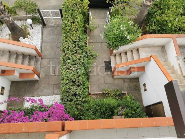 Appartamento in in affitto da privato a Villapiana via delle Gardenie, 85, da privato, vicinanze negozi, veranda TrovaCasa