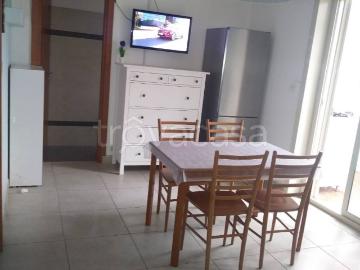 Appartamento in in affitto da privato ad Aci Castello via Litteri, 45, arredato, giardino, posto auto TrovaCasa