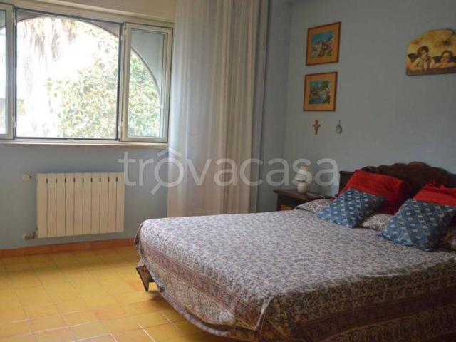 Appartamento in in affitto da privato ad Aci Castello via Livorno, 125, arredato, giardino, posto auto TrovaCasa