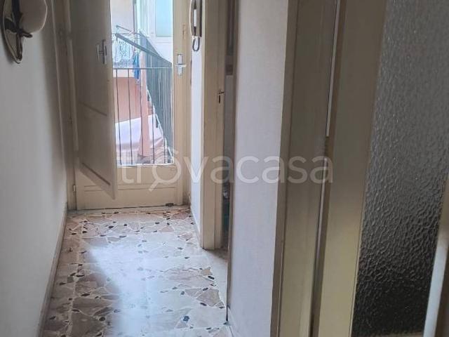 Appartamento in in affitto da privato ad Aci Castello via Provinciale, 283, da privato, fronte mare, frigorifero TrovaCasa