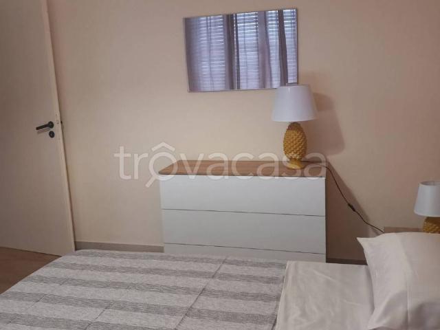 Appartamento in in affitto da privato ad Aci Castello via Re Martino, 242, arredato, posto auto, da privato TrovaCasa