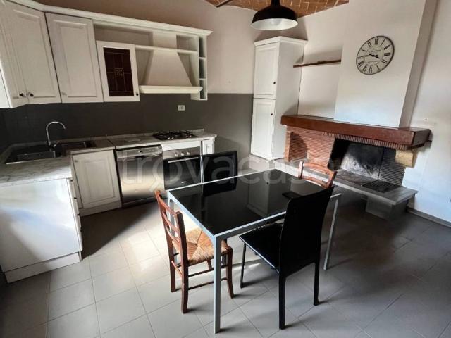 Appartamento in in affitto da privato ad Arezzo località Chiassa Superiore, 188, giardino, da privato, caminetto TrovaCasa