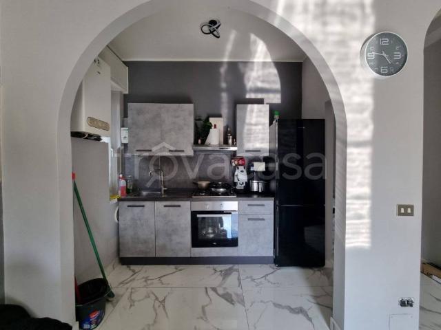 Appartamento in in affitto da privato ad Arona via Milano, 105, arredato, giardino, da privato TrovaCasa
