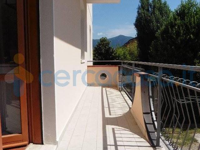 Appartamento in ottime condizioni in affitto a Cascina