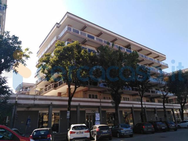 Appartamento in ottime condizioni, in affitto in Via G.m.bosco 146, Caserta