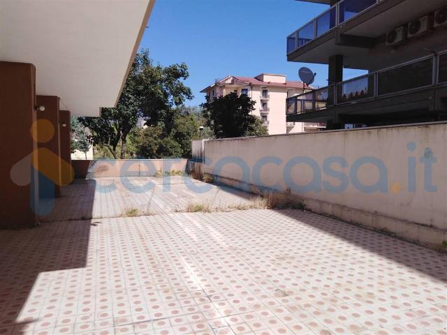 Appartamento in ottime condizioni, in affitto in Via G.m.bosco 146, Caserta