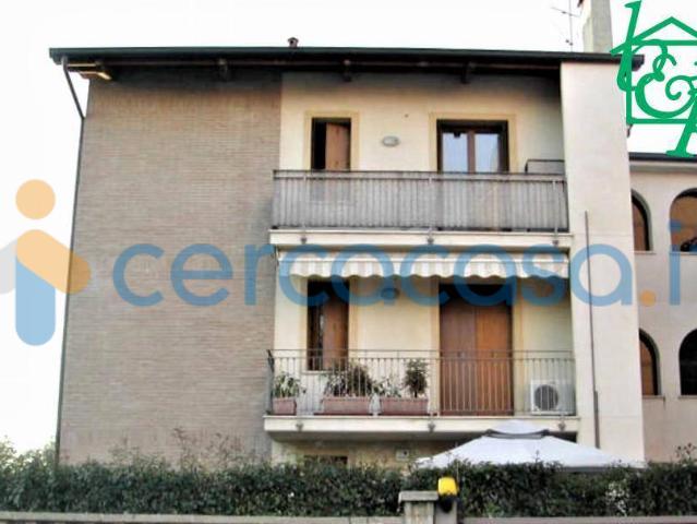 Appartamento in ottime condizioni, in affitto in Via F. Filzi, Agrate Brianza