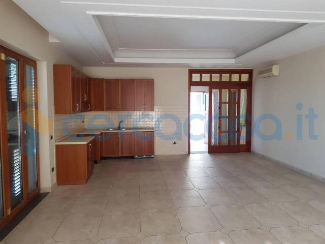 Appartamento in ottime condizioni, in affitto in Via Filomarino, Monte Di Procida