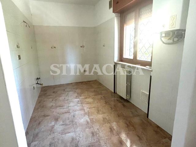 Appartamento in locazione in Via Napoli Contatti