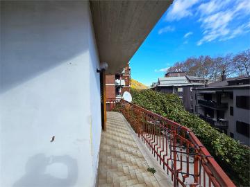 Appartamento in vendita, 92mq con terrazzo a livello e box