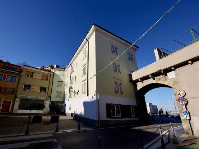 Appartamento in vendita a Muggia TS