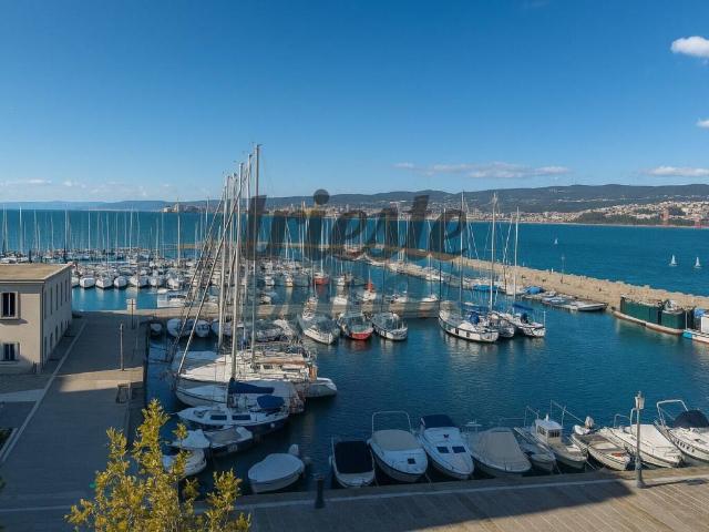 Appartamento in vendita a Muggia TS