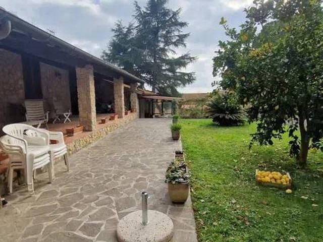 Appartamento in vendita a Magliano in Toscana GR