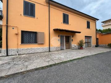 Appartamento in vendita a Magliano Sabina RI