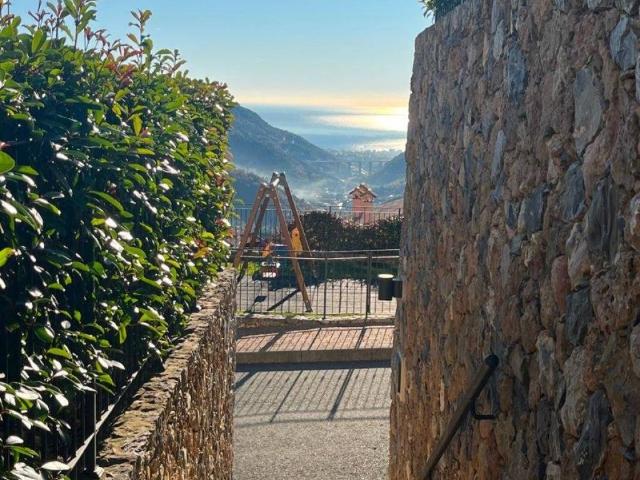 Appartamento in vendita a Magliolo SV