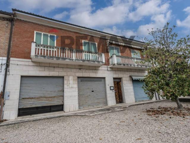 Appartamento in vendita a Masi Torello piazza libertà, 9