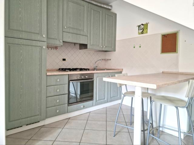APPARTAMENTO in VENDITA a MASSA MARINA DI MASSA di 5 vani