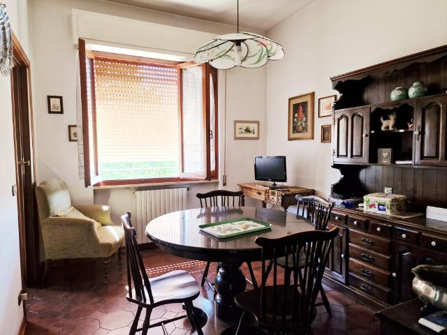 APPARTAMENTO in VENDITA a MASSA MARINA DI MASSA di 5 vani