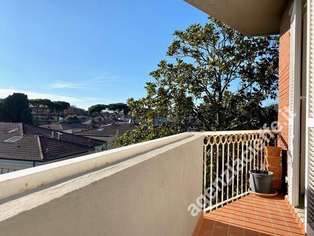 APPARTAMENTO in VENDITA a MASSA Marina di Massa di 5 vani
