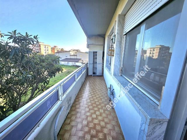 APPARTAMENTO in VENDITA a MASSA Marina di Massa di 5 vani