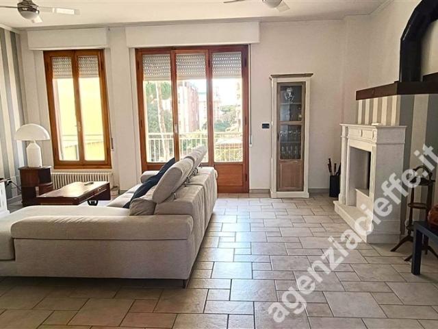 APPARTAMENTO in VENDITA a MASSA Marina di Massa di 5 vani