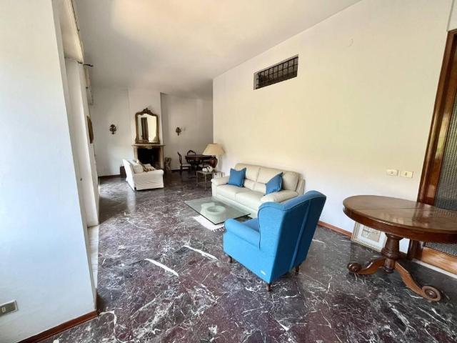Appartamento in vendita a Massa MS