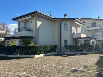 Appartamento in vendita a Massa MS