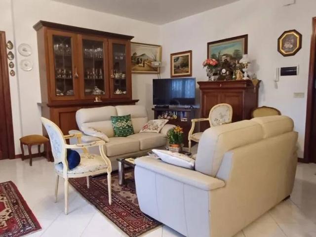 Appartamento in vendita a Massa MS